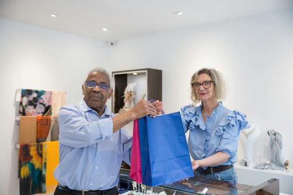 Dicas essenciais para preservar e usar suas roupas de couro com segurança e estilo